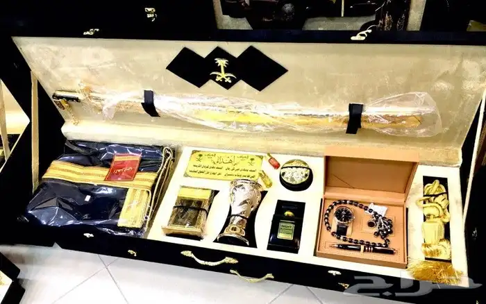 دروع تكريم مشالح سيوف أطقم هدايا 2