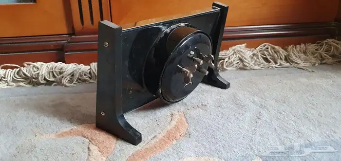 ساعه تراثيه تعمل بالتعشيه 12