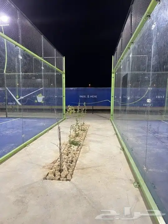 Supply build and equip Padel courts 10