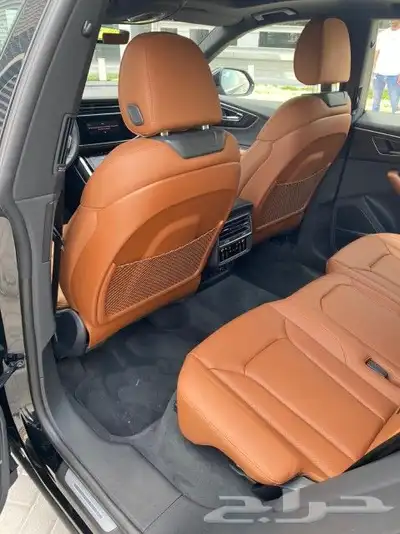 Audi Q8 2022 للايجار في دبي 5