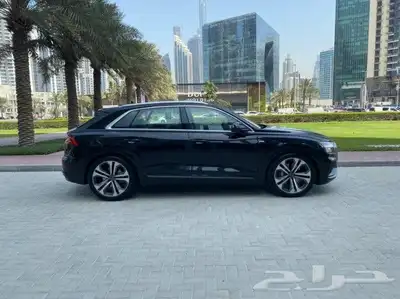 Audi Q8 2022 للايجار في دبي 6