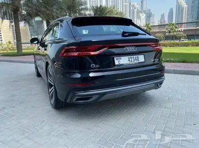 Audi Q8 2022 للايجار في دبي 7