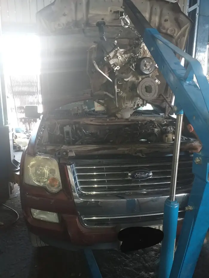 مختص صيانة اكسبلور مكاين قيرات 4