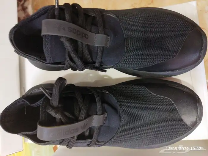 حذاء رياضي شوز رياضي جزمة رياضية اديداسAdidas تصفية تخفيض 0