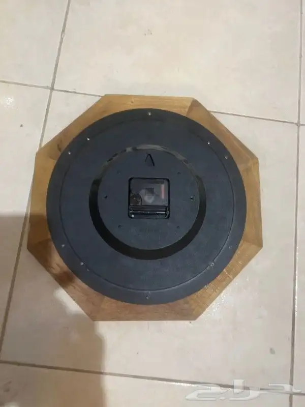 ساعة حائط مستعمل نظيف 1