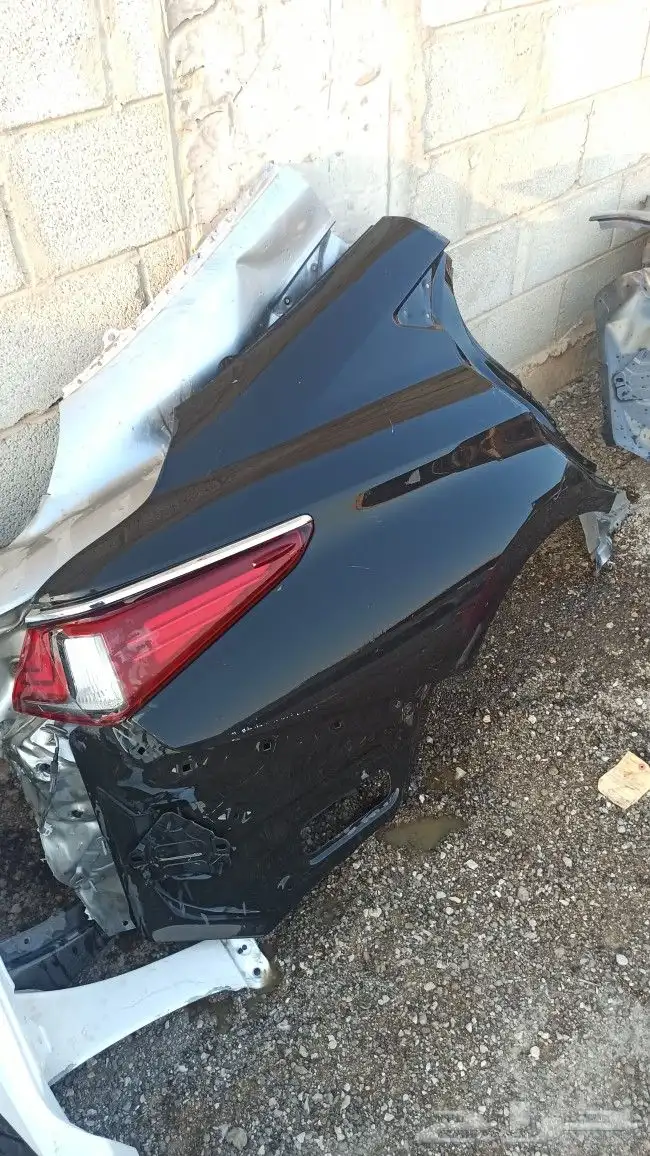 رفرف خلفي يمين لكزز ES موديل 19_20_21_22_23 وكاله 0