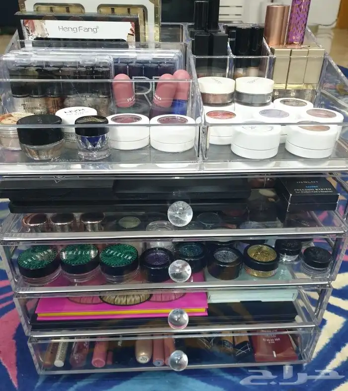 منظم مكياج 5