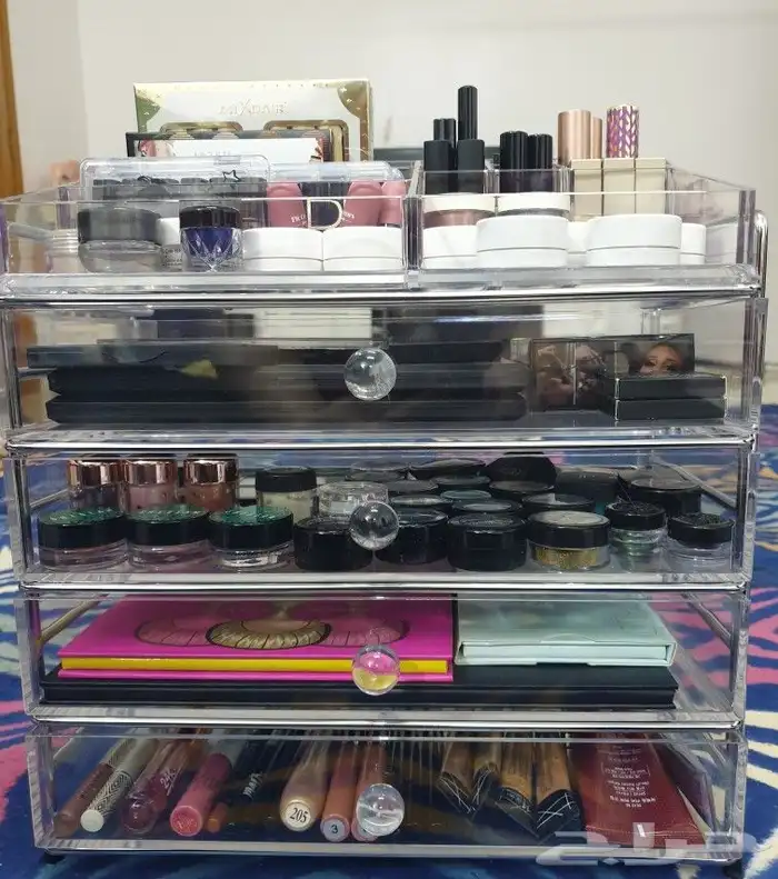 منظم مكياج 7