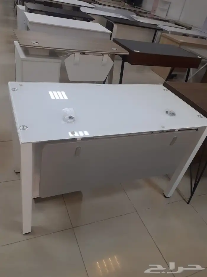 طاولات مكتبيه اطقم كنب 3
