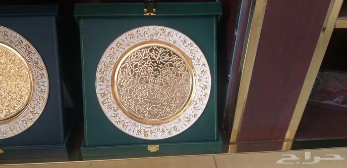 دروع تذكارية وسيوف 18