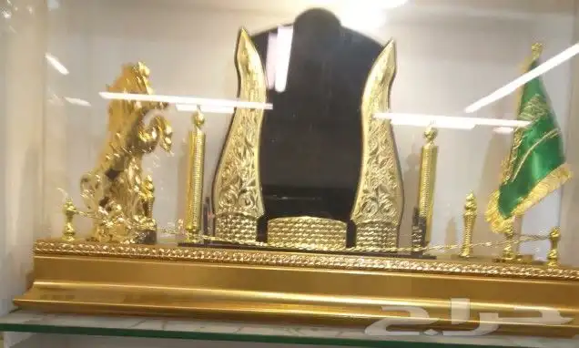 دروع تذكارية 37