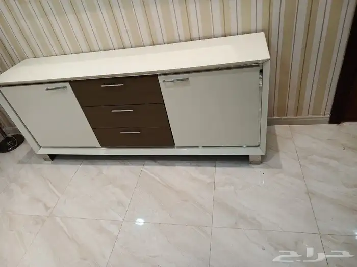 غرفة طعام فاخرة بحالة ممتازة للبيع 4