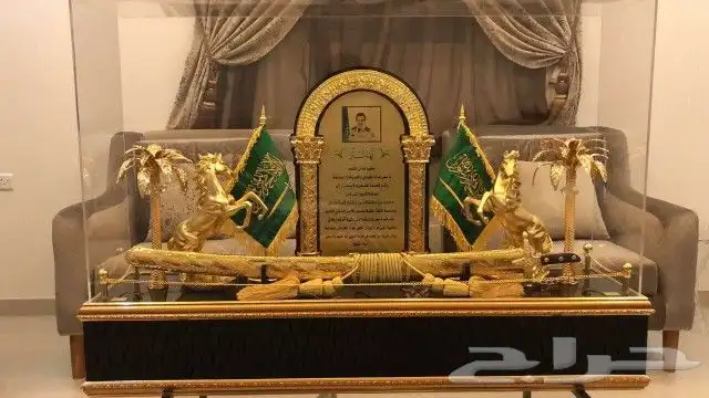 دروع ومجسمات فاخرة 12