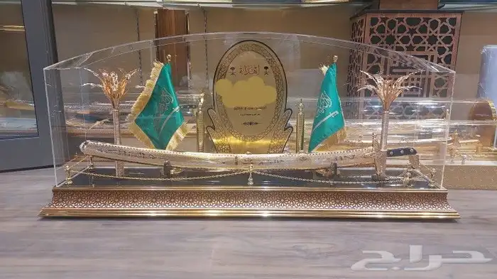 دروع ومجسمات 9