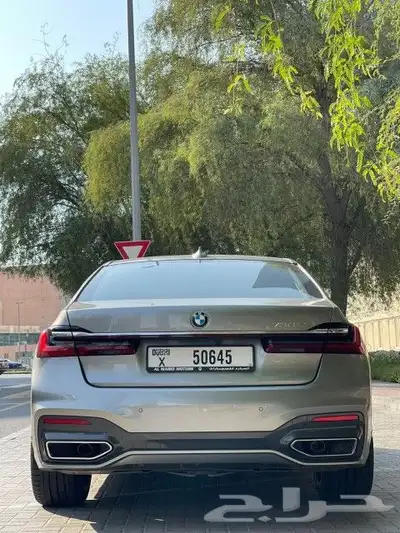 BMW 740i 2022 للايجار في دبي 2