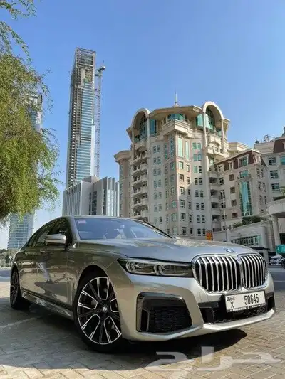 BMW 740i 2022 للايجار في دبي 1