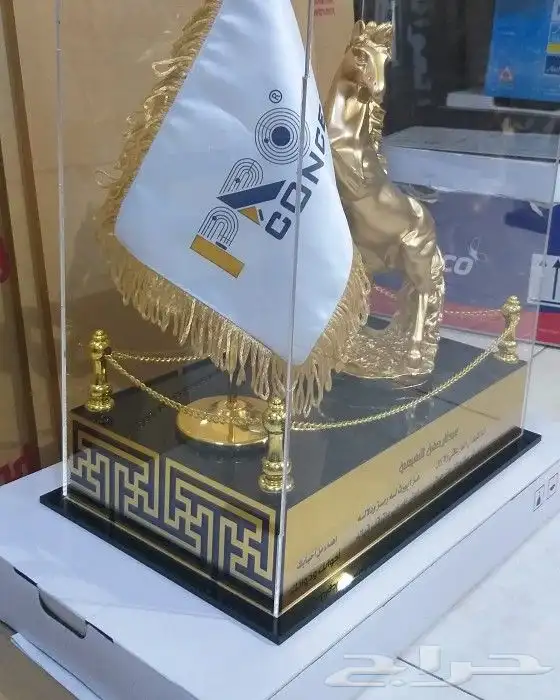 دروع ومجسمات فاخرة 23