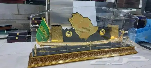 دروع ومجسمات فاخرة 13