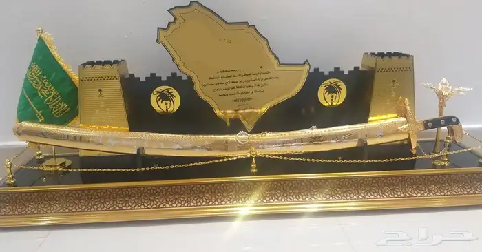 مجسمات ودروع 15