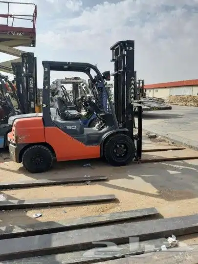 لتأجير الرافعات الشوكية والكرينات 3