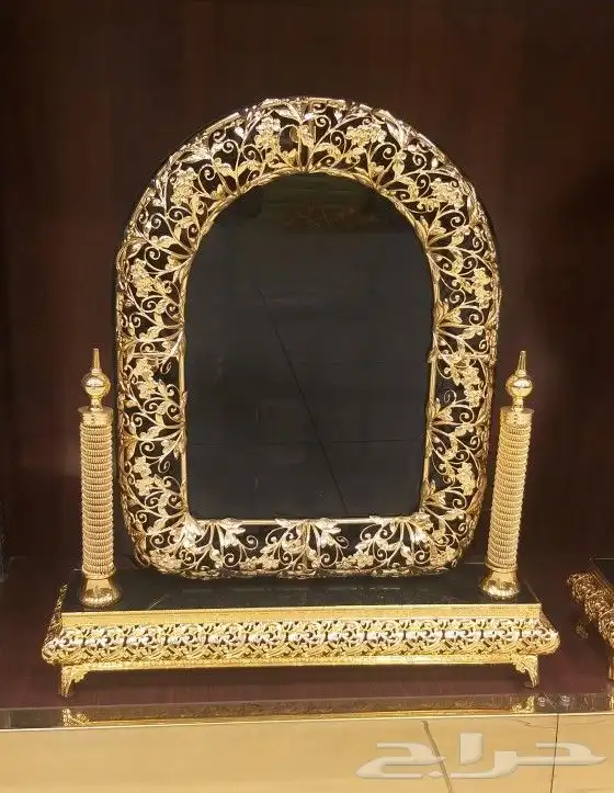 مجسمات ودروع 24