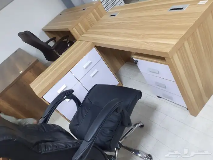 طاولات مكتبية 1