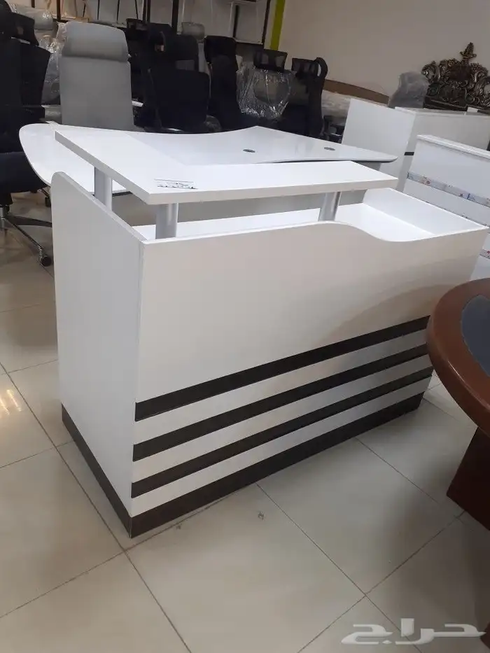 طاولات مكتبية 5