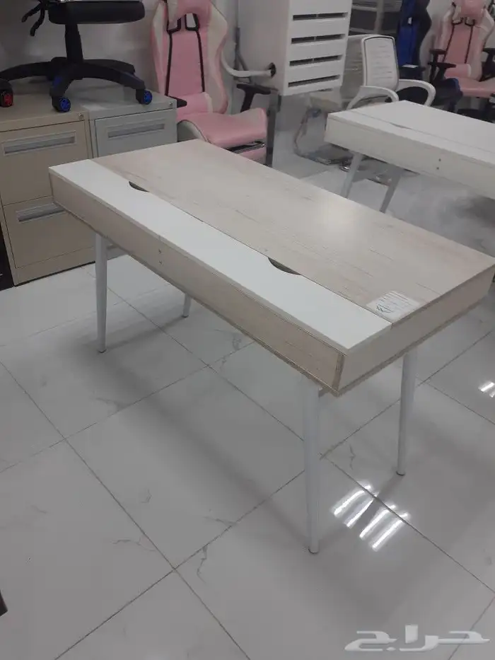 طاولات مكتبية 16