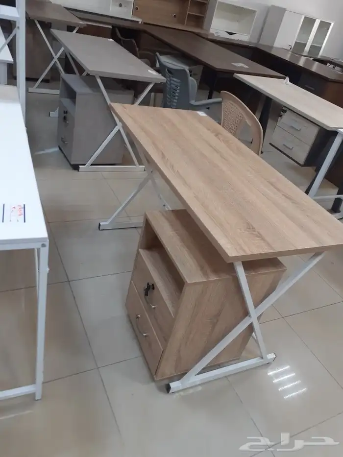 طاولات مكتبية 12