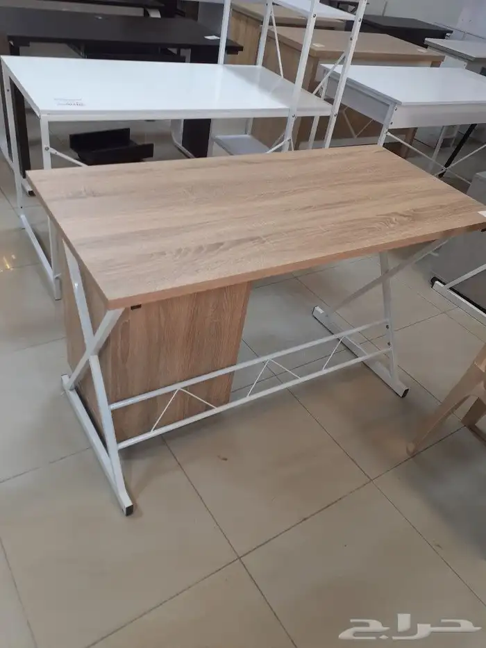 طاولات مكتبية 11