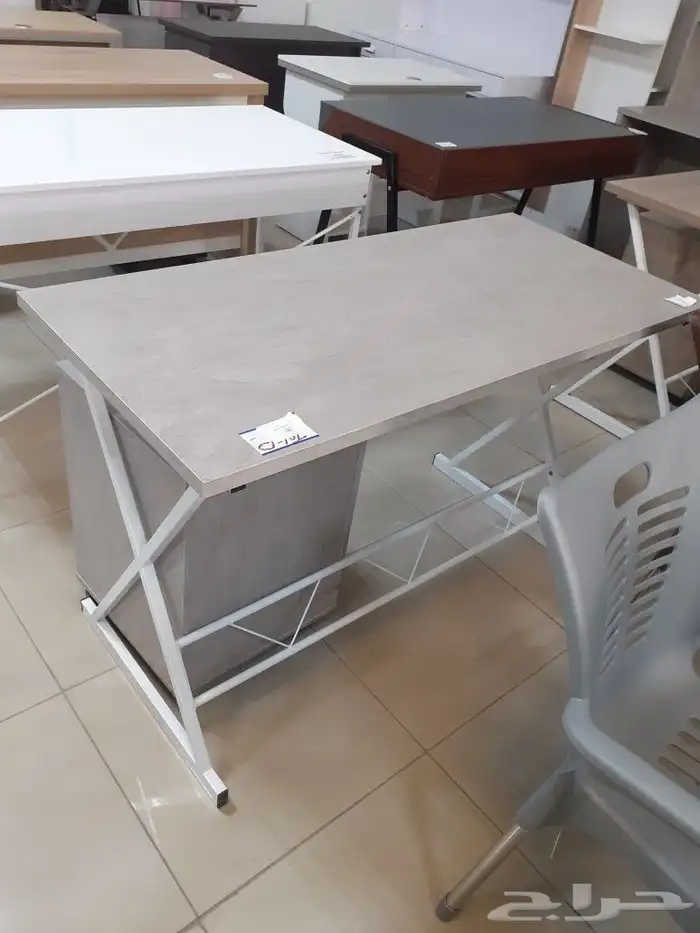 طاولات مكتبية 10