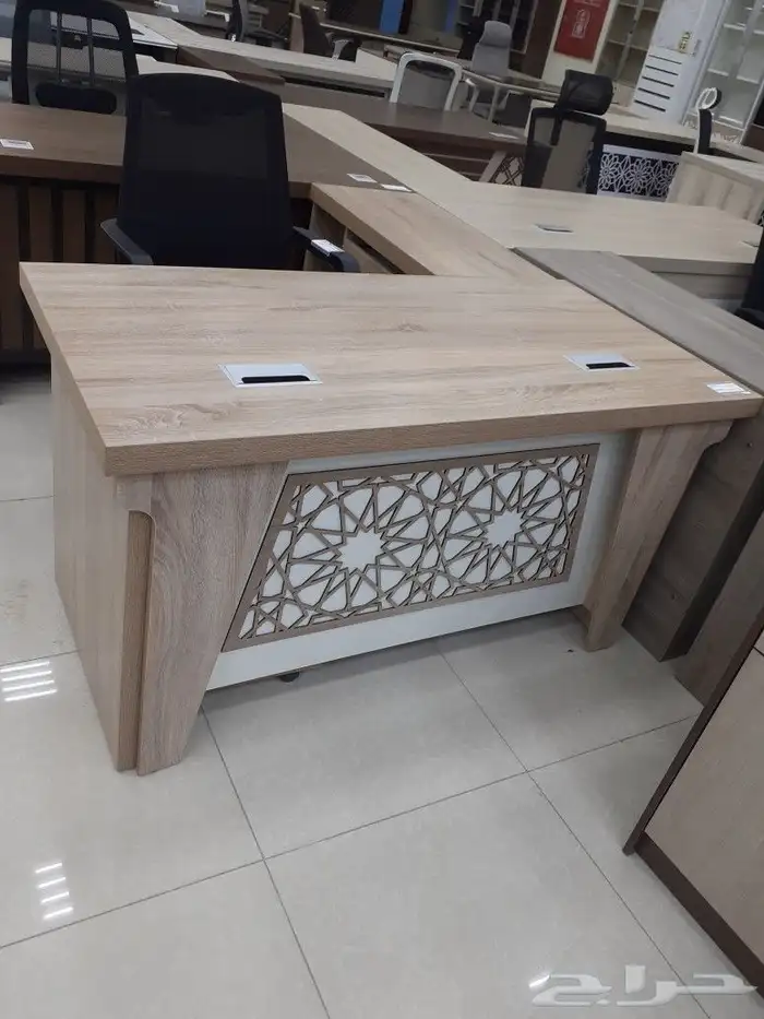 طاولات مكتبية 13