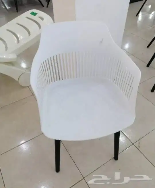 كراسي حديد وفايبر داخليه وخارجيه بالوانها 55