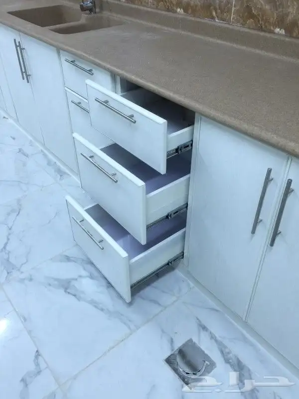 اعمال الشتر والزجاج وتفصيل شبابيك المنيوم 94