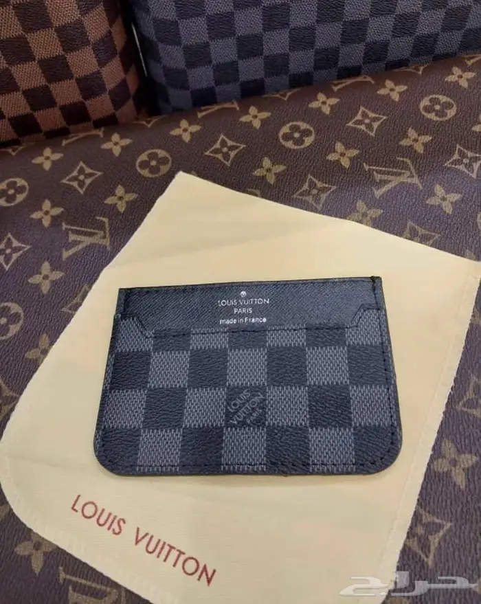 محفظة لويس فيتون 27