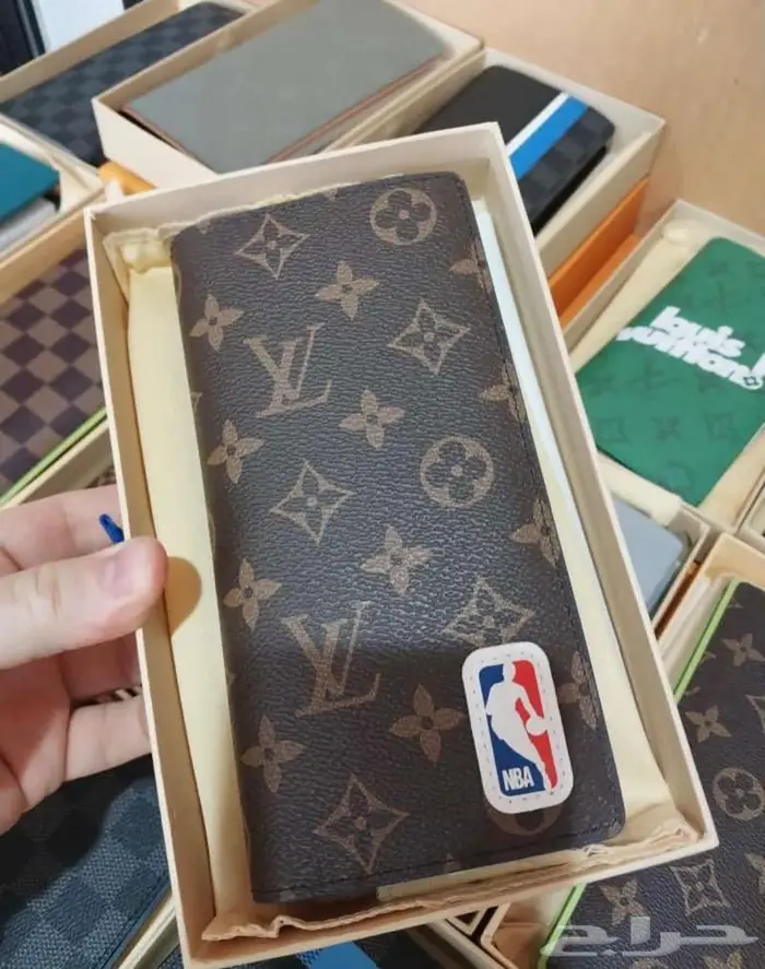 محفظة لويس فيتون 72