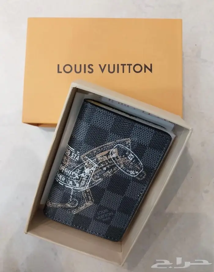 محفظة لويس فيتون 12