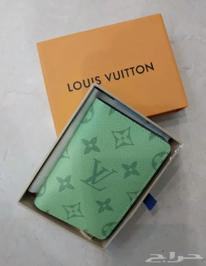 محفظة لويس فيتون 23