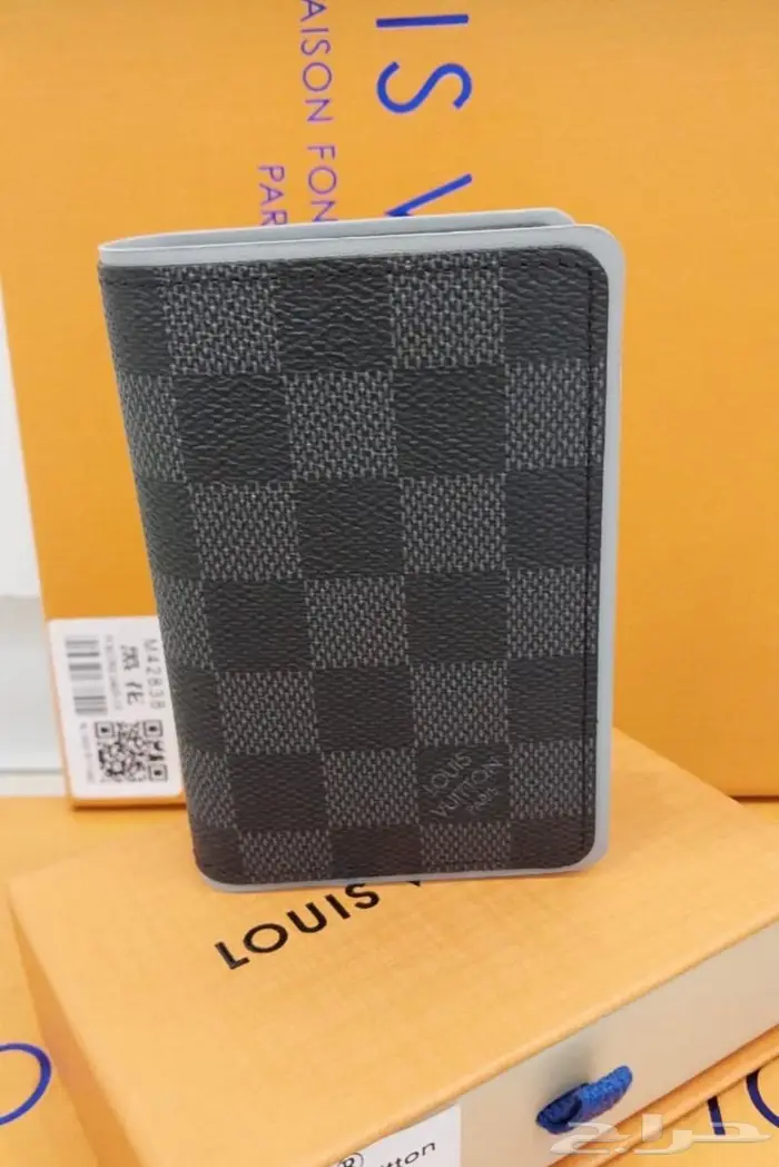 محفظة لويس فيتون 44