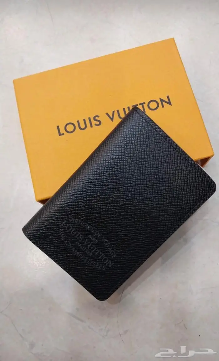 محفظة لويس فيتون 17