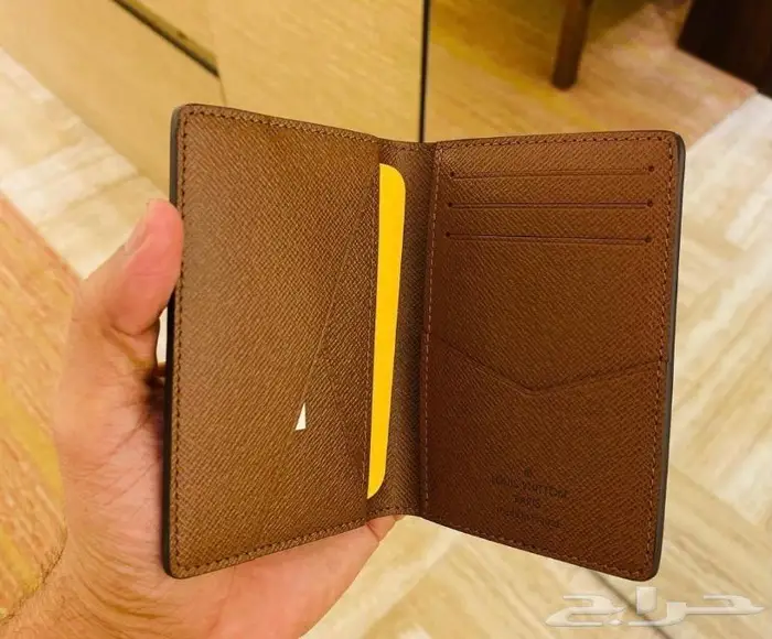 محفظة لويس فيتون 1