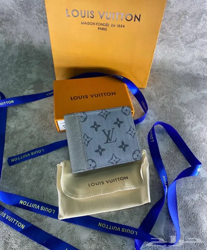 محفظة لويس فيتون 77