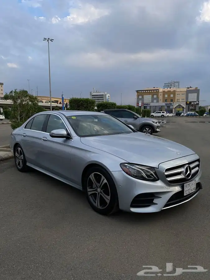 للبيع E300 موديل 2017 2