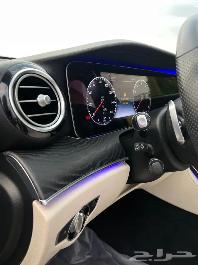 للبيع E300 موديل 2017 15