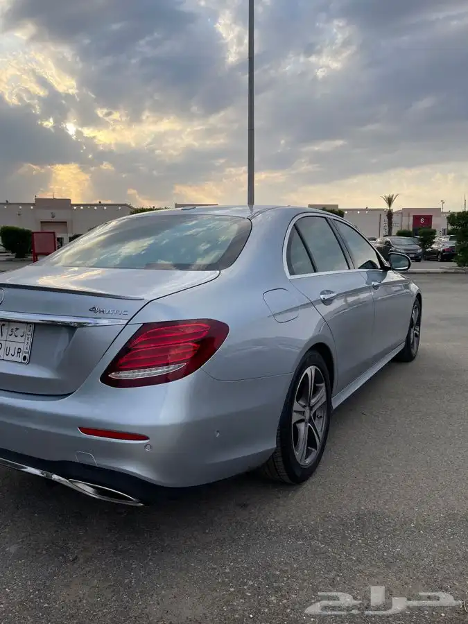 للبيع E300 موديل 2017 5