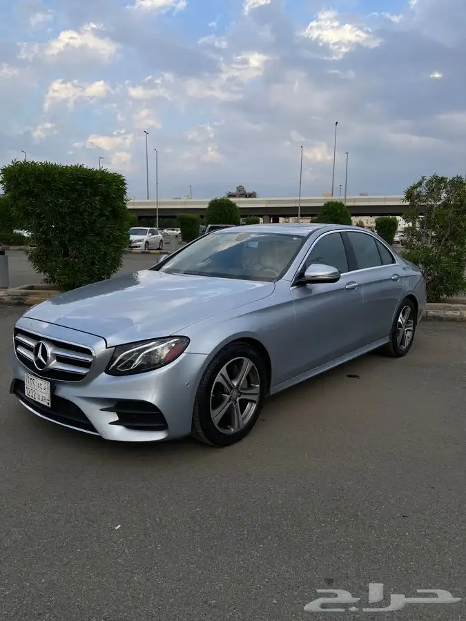 للبيع E300 موديل 2017 0