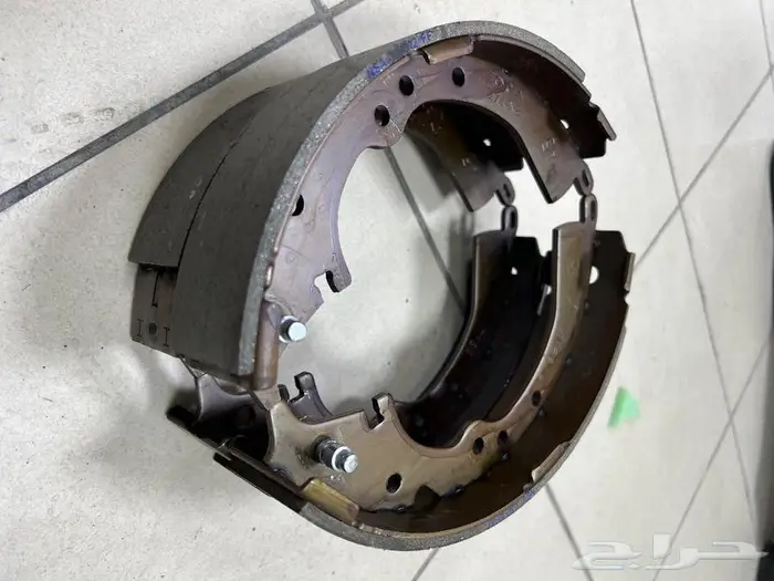 للبيع قطع غيار تويوتا هايلوكس موديل 2015 29