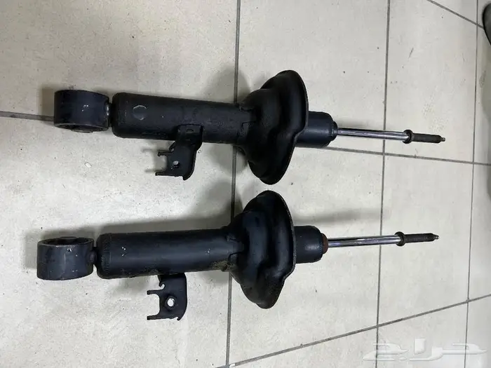 للبيع قطع غيار تويوتا هايلوكس موديل 2015 33