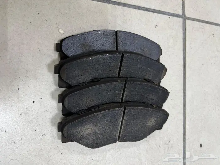 للبيع قطع غيار تويوتا هايلوكس موديل 2015 36