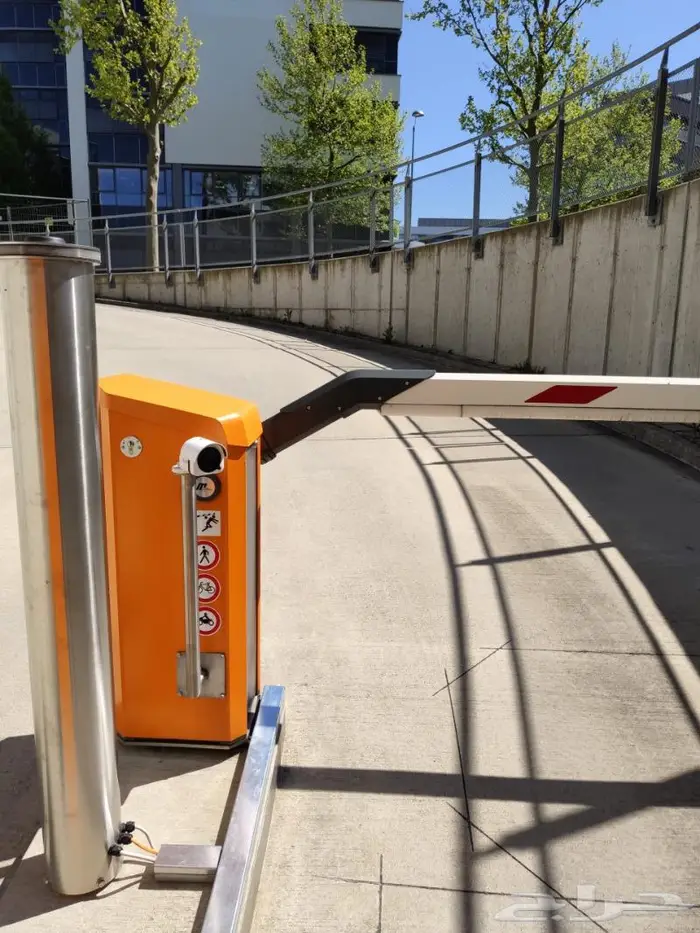 بوابات التحكم في دخول وخروج السيارات 11